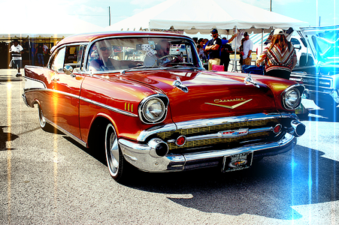 Chevrolet fotó retusálás 06 - Egy klasszikus öreg Chevrolet fotója szín és fényhatásokkal felturbózva.