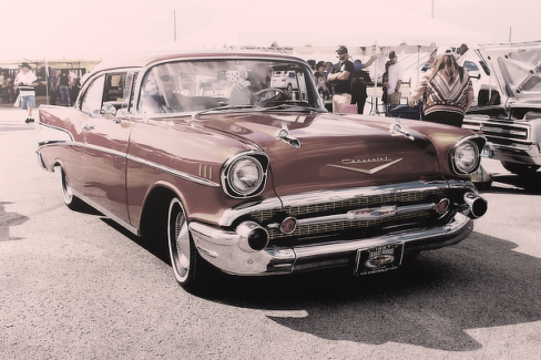 Chevrolet fotó retusálás 13 - Egy klasszikus öreg Chevrolet fotója szín és fényhatásokkal felturbózva.