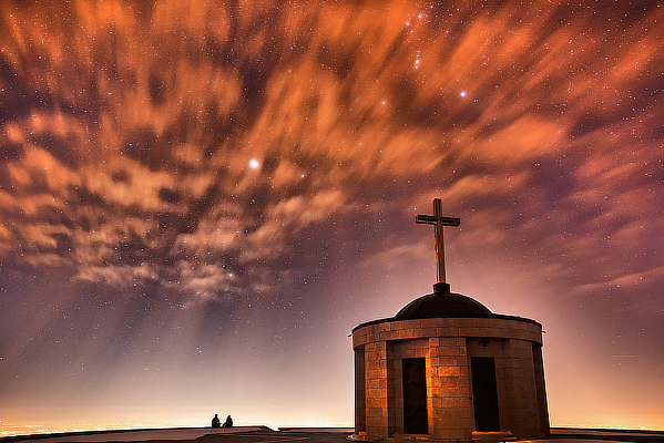 Épület fotó retusálás 01 - Keresztény kegyhely külső nézetes látképe "némileg" feldobva pár extra preset-tel.