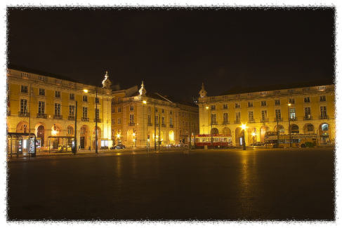 Fotó keret 17 - Szaggatott- tépett szélű képkeret fehér színben