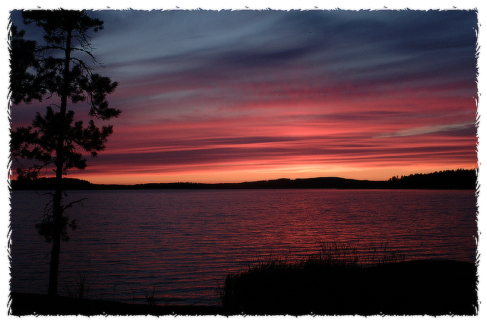 Fotó keret 19 - Szaggatott- tépett szélű képkeret fehér színben