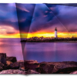 Gyűrt hatás 02 - Tengeri öbölben egy világítótorony az esti naplementében különféle hajtott és gyűrt effektel.