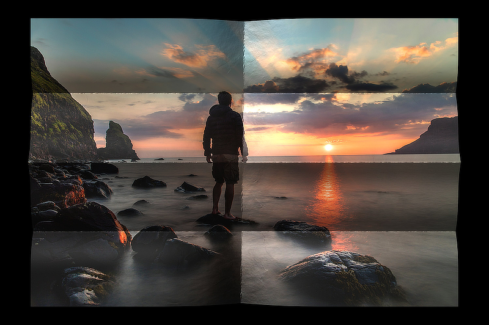 Hajtogatott kép 13 - Naplementés tengerparton egy férfi áll egy tengerből kiemelkedő alacsony sziklán.